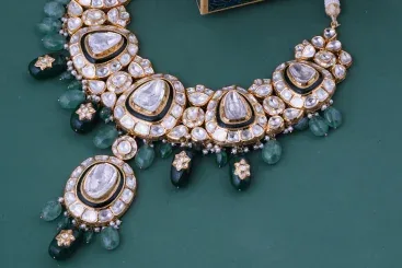 Jadau Emerald Drop Necklace