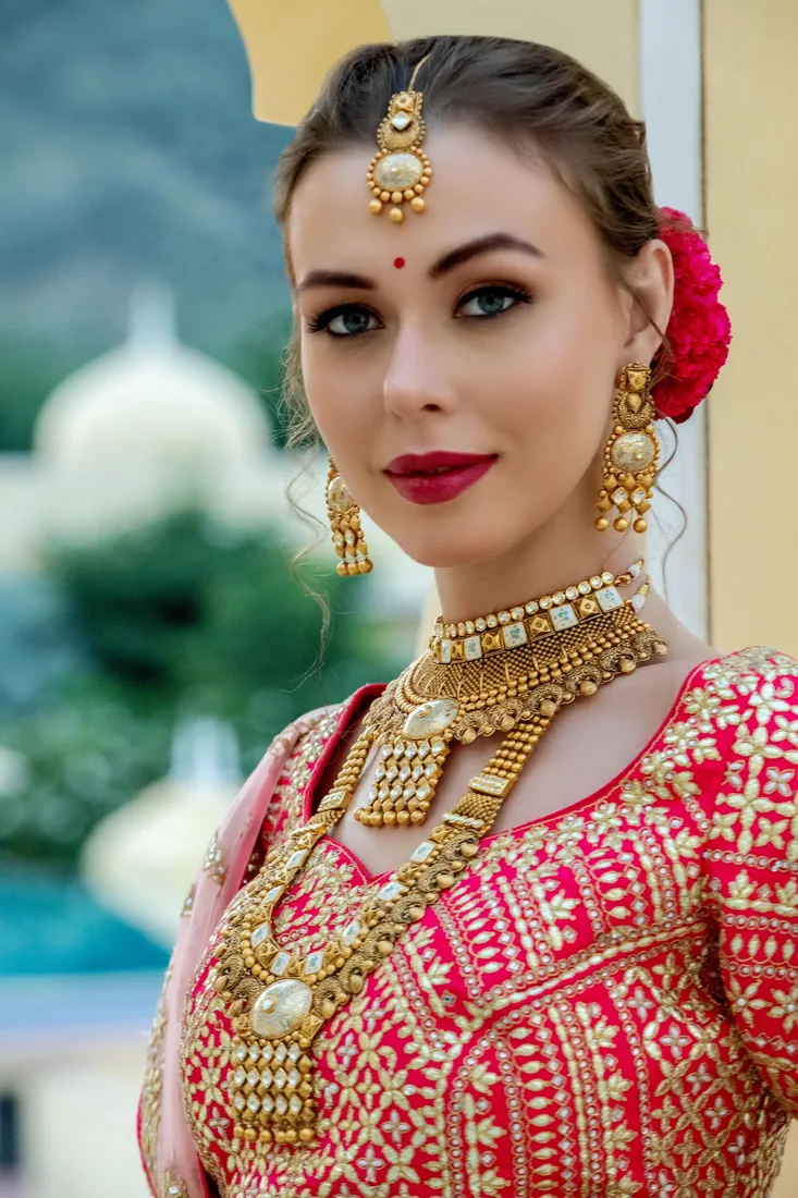 Pratha Jhumkas & Maang Tikka