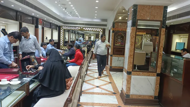 JKJ Jewellers MI Road showroom, photo 3