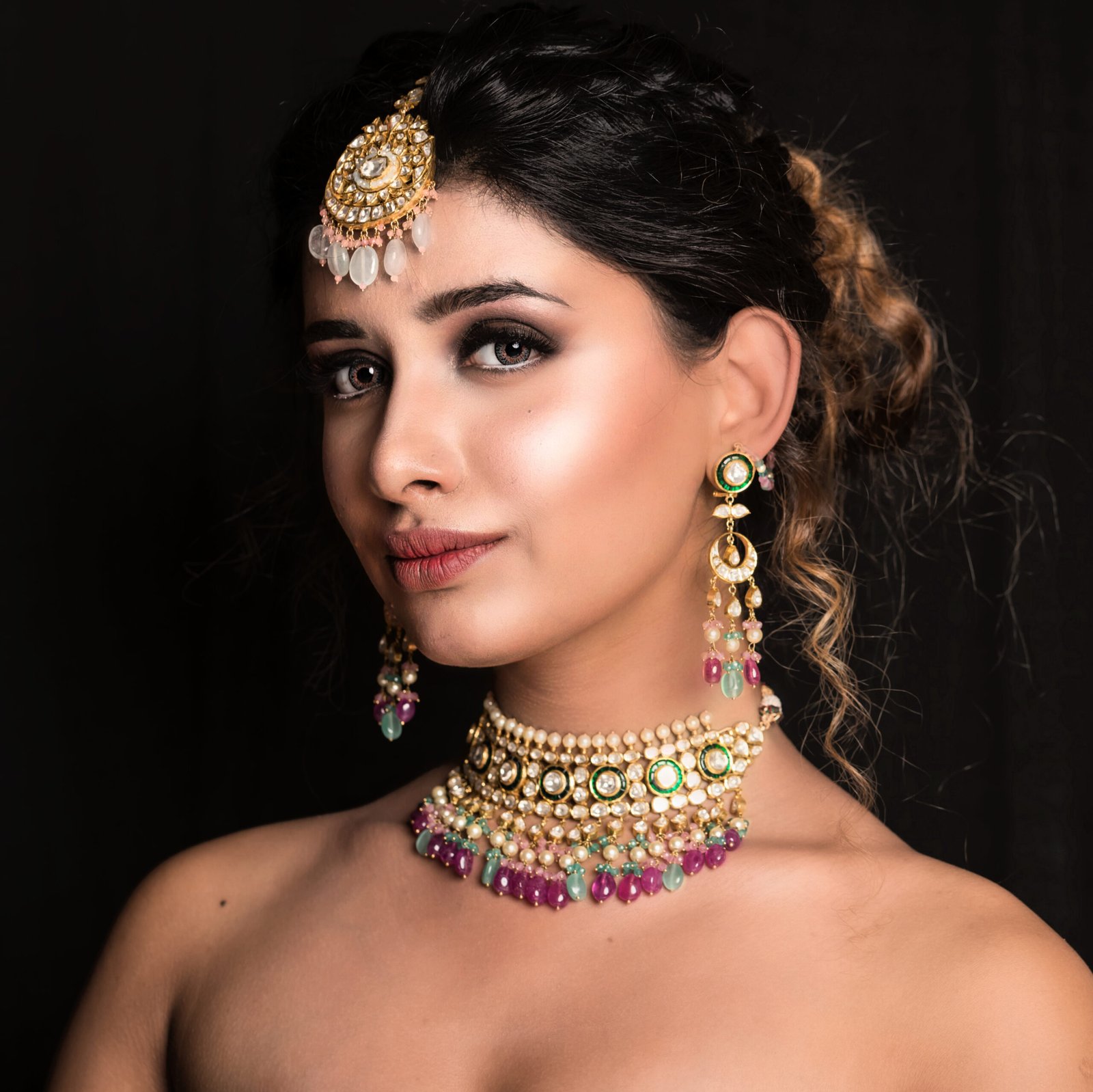 The Ultimate Guide to Mastering the Art of Jewelry Layering: Unleash Your Unique Style
